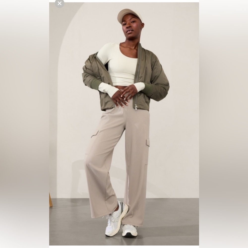 Athleta Venice Wide Leg Cargo Pants Small Feather